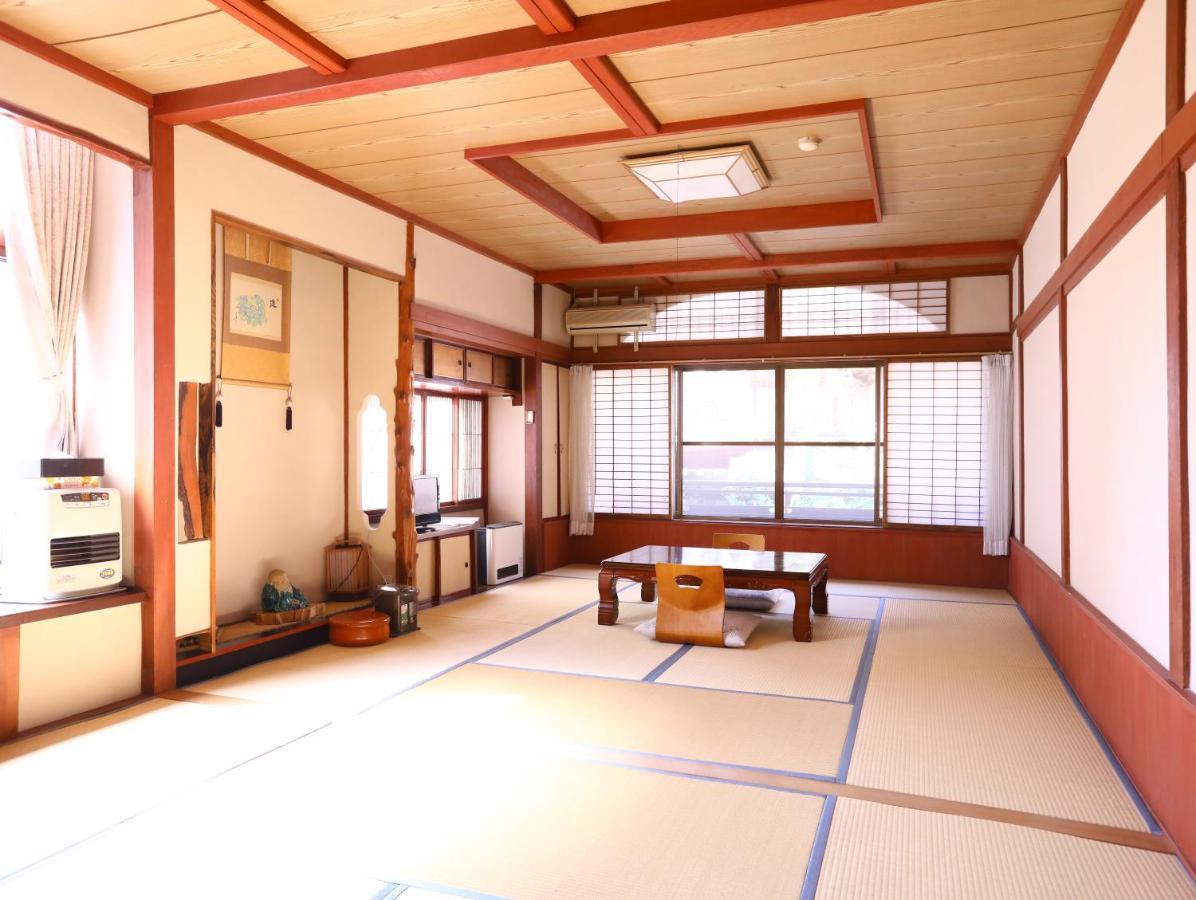 Ikariya Ryokan Yamanouchi  Extérieur photo